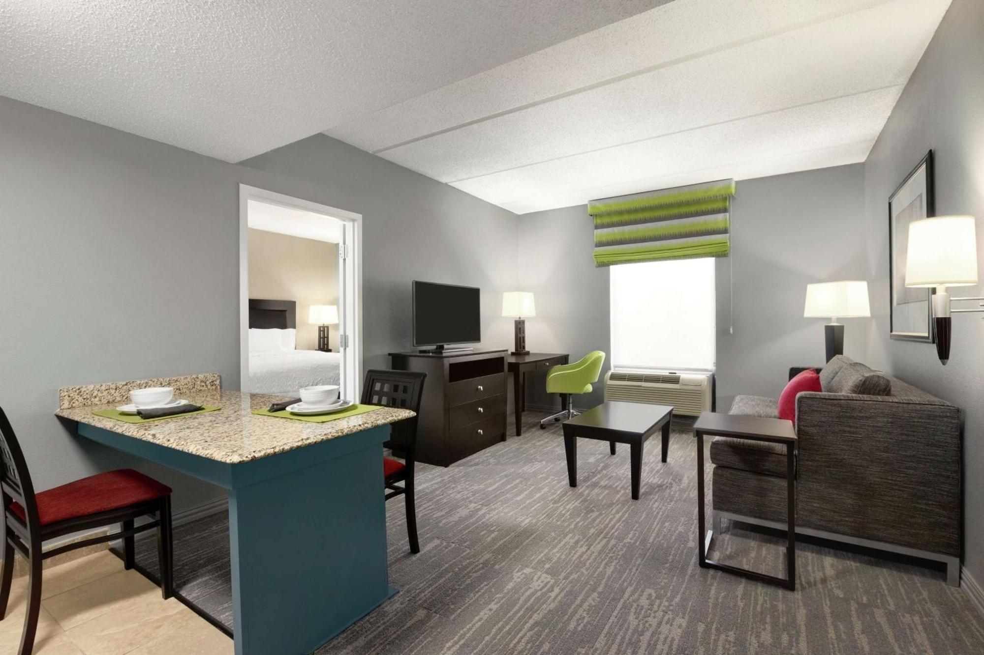 Hampton Inn And Suites Houston Clear Lake Nasa Webster Exterior photo